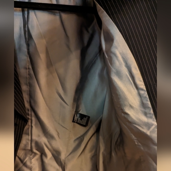 EUC Tahari Arthur S. Levine pinstripe double breasted jacket hits at hip 4P - Picture 7 of 9